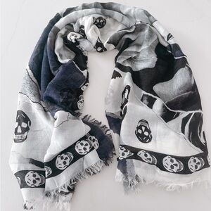 Alexander McQueen Monochrome Skull Scarf